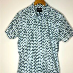 Rodd and Gunn Casual Button Down Short Sleeve Shirt. Large